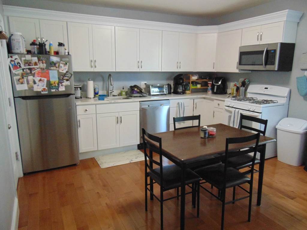35 Dysart St - Photo 1