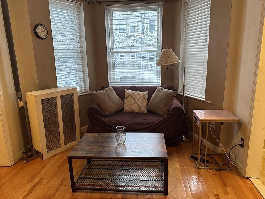 65 Burbank St - Photo 1