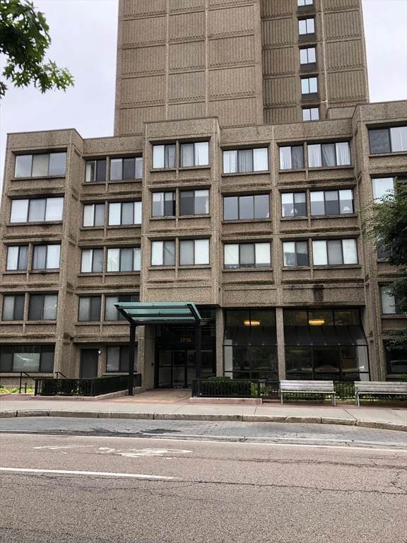 1731 Beacon St - Photo 1