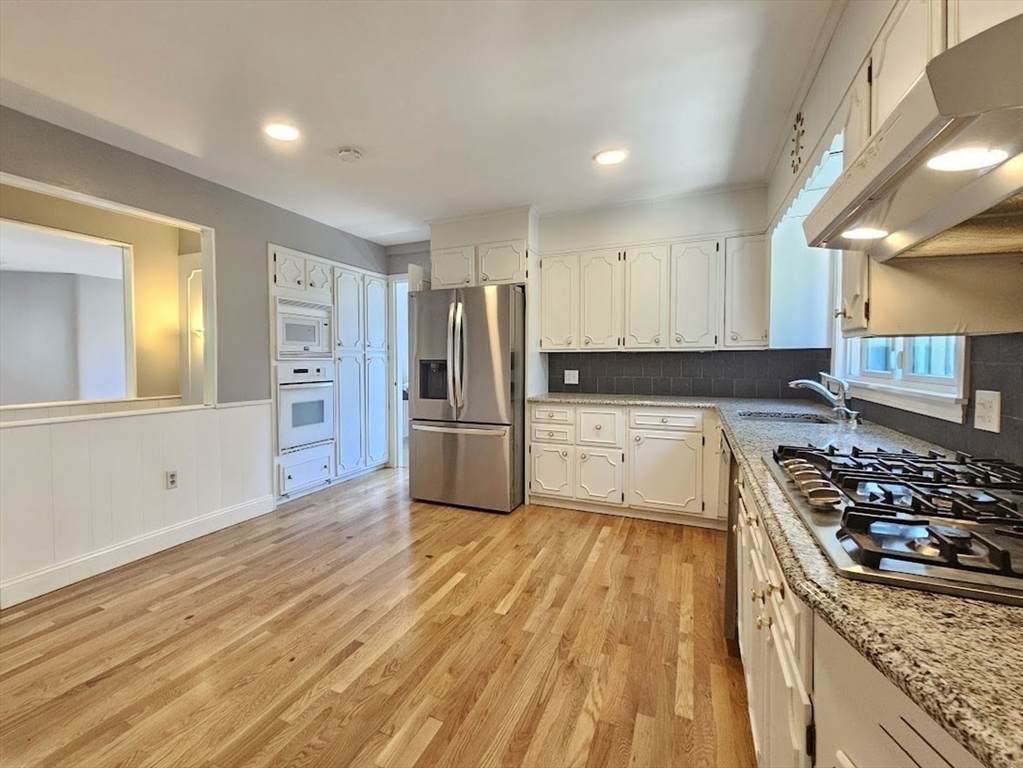 534 Washington St - Photo 1