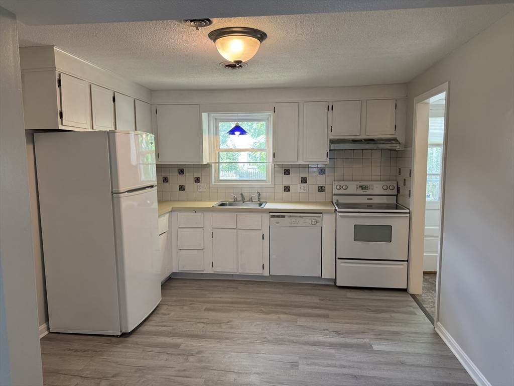 31 Constitution Way - Photo 1