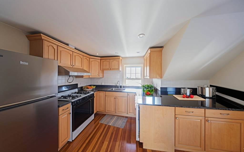 99 Glenville Ave - Photo 1