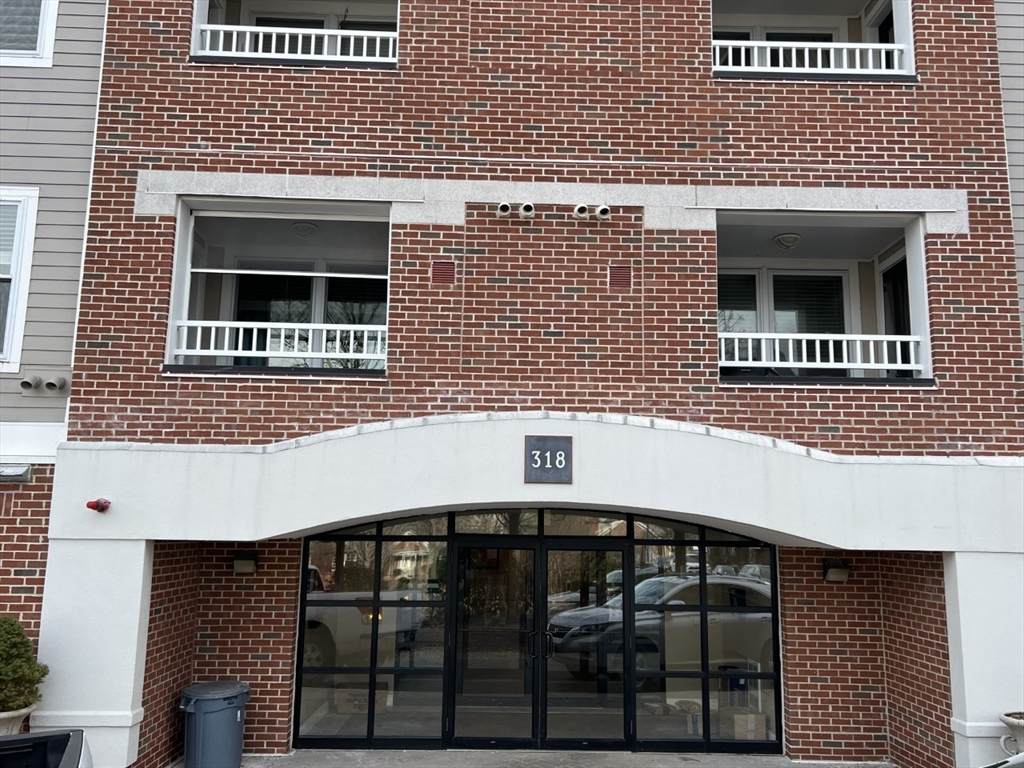 318 Rindge Ave - Photo 1