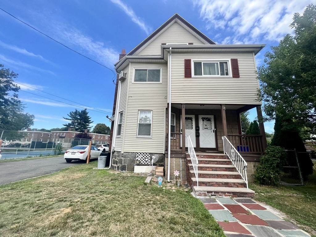 101 Wyllis Ave - Photo 1