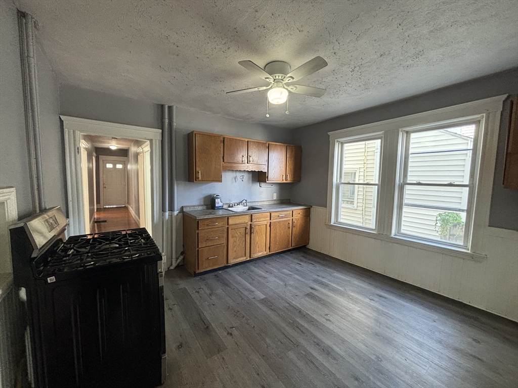 20 Perry Street - Photo 1