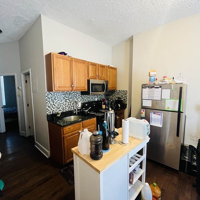 2989 Washington St - Photo 1