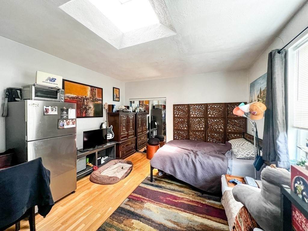 1427 Commonwealth Ave - Photo 1