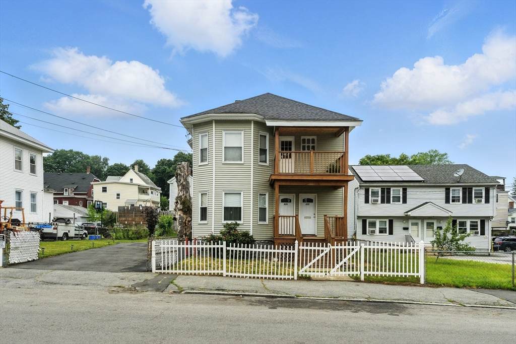 439 Lowell St - Photo 1