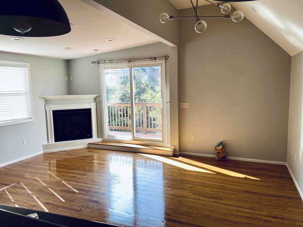 240 Paris St - Photo 1