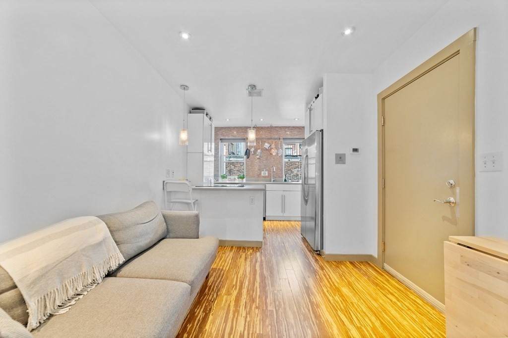 112 Prince - Photo 1