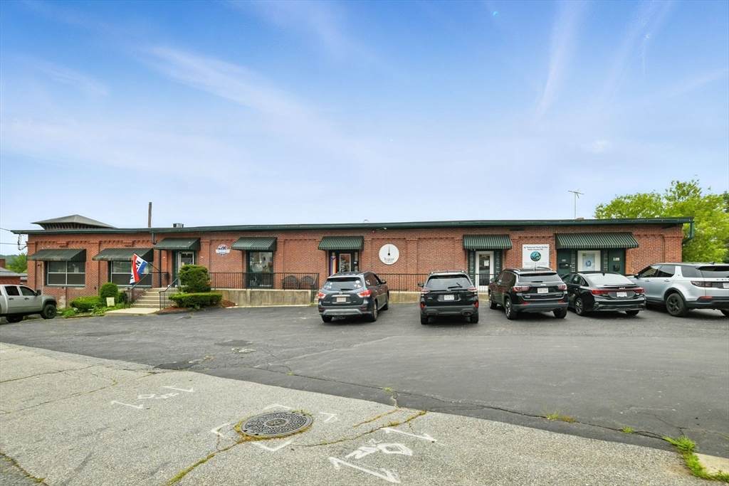 100 Central St - Photo 1