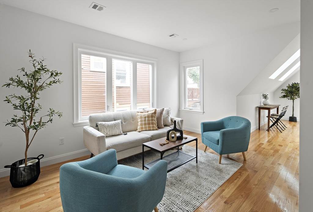 24 Montrose St - Photo 1
