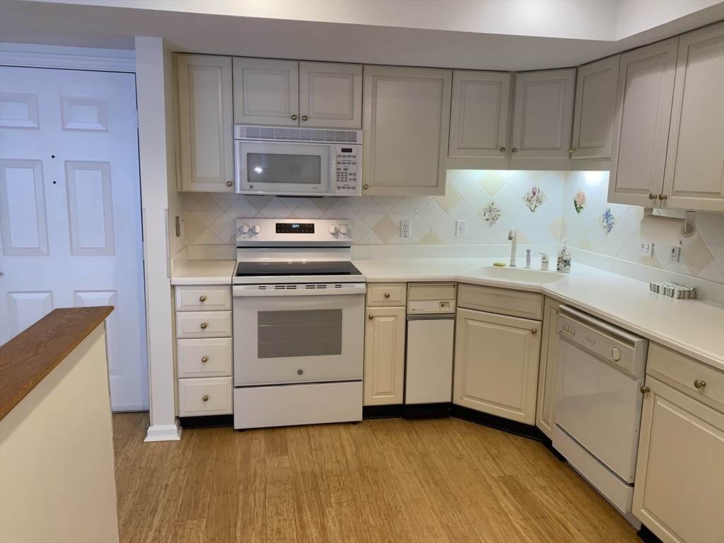 663 Lowell Street - Photo 1