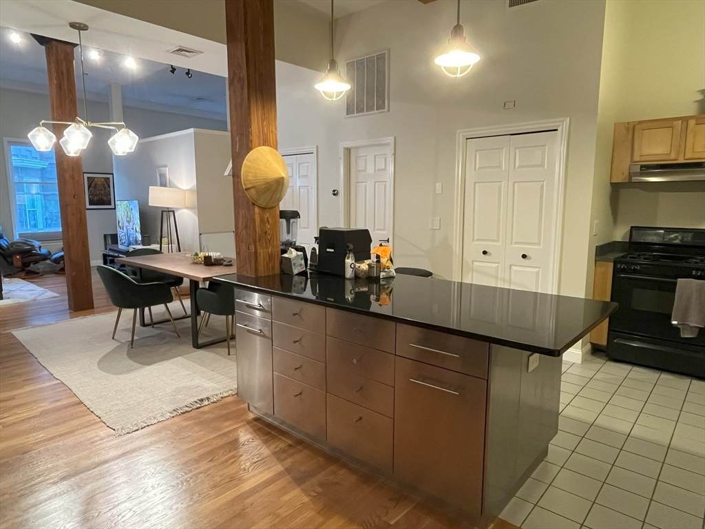 253 Norfolk - Photo 1