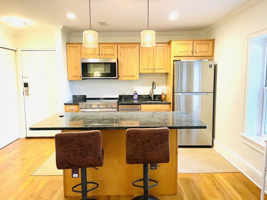 416 Medford St - Photo 1