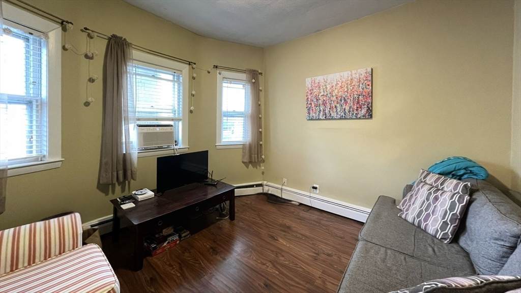 82 Willow St - Photo 1