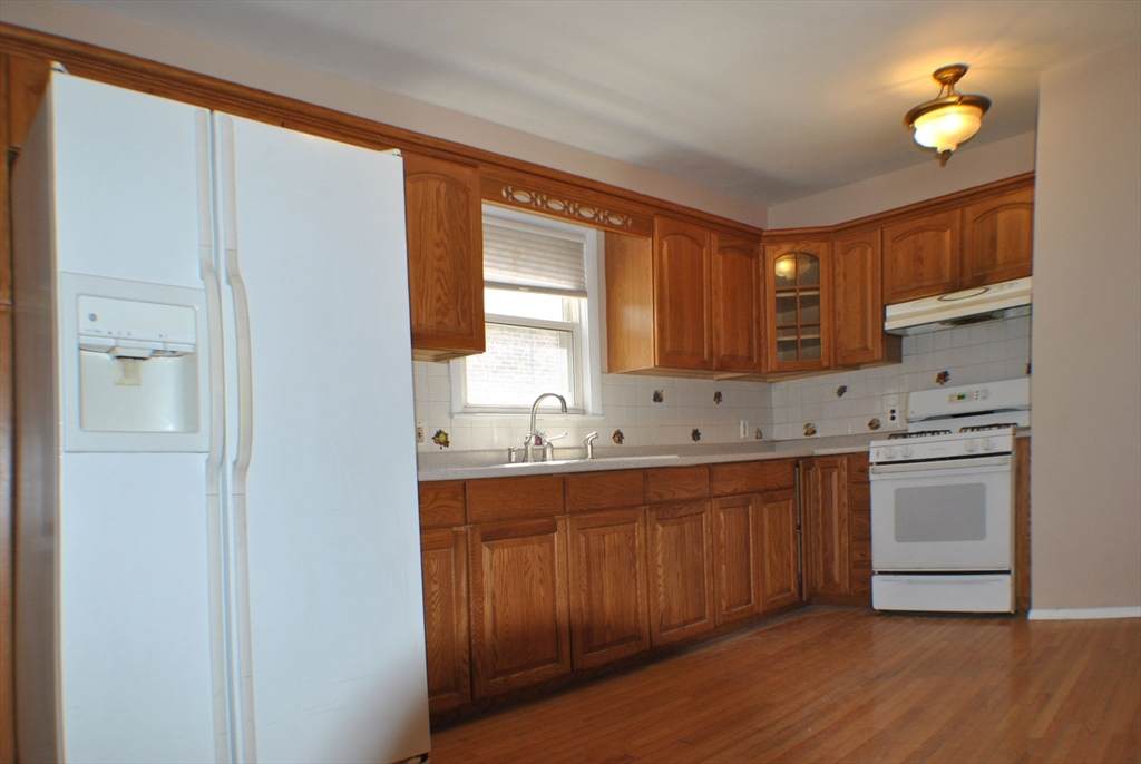 23 Kenney St - Photo 1