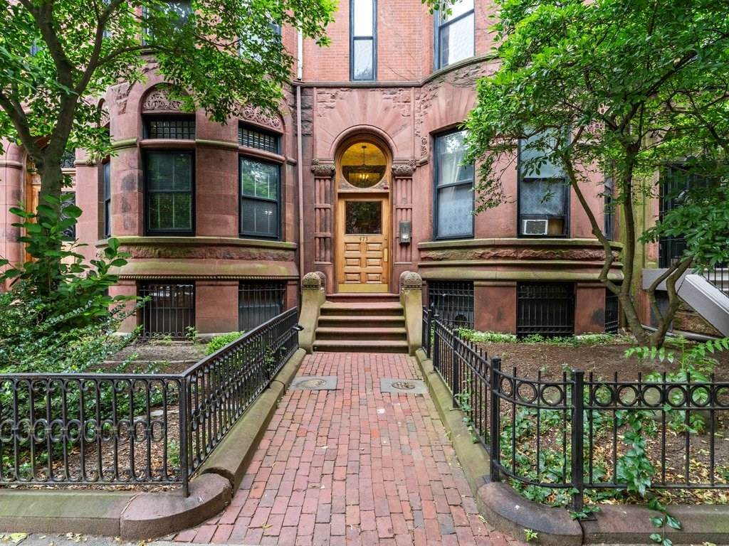 473 Beacon - Photo 1