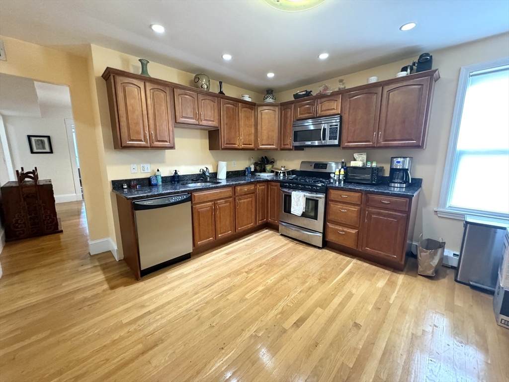 24 Madison Ave - Photo 1