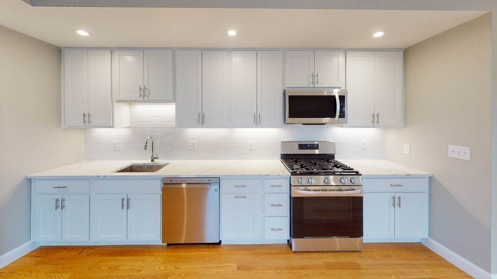 329 Shirley - Photo 1