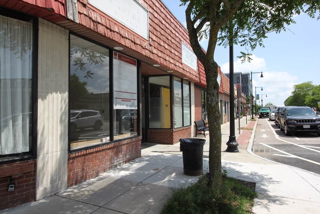 1737A Centre St - Photo 1
