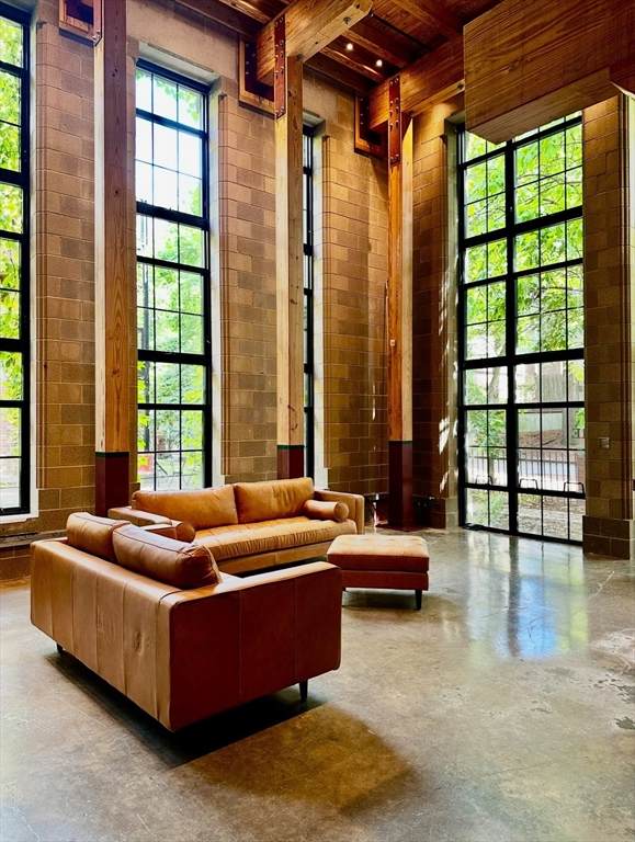 70 Howard St - Photo 1