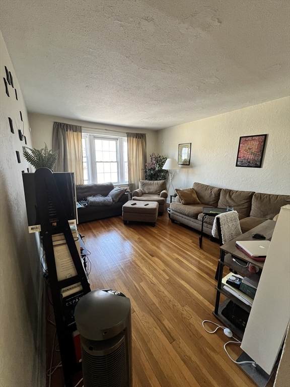 90 Kilsyth Rd - Photo 1