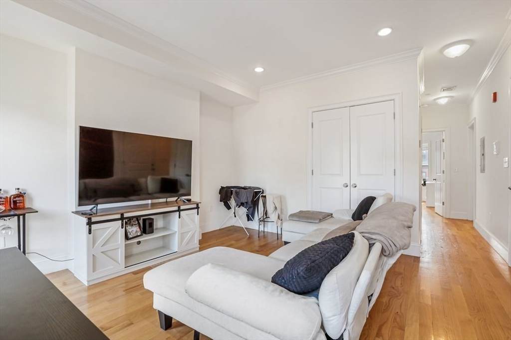 668 Massachusetts Ave - Photo 1