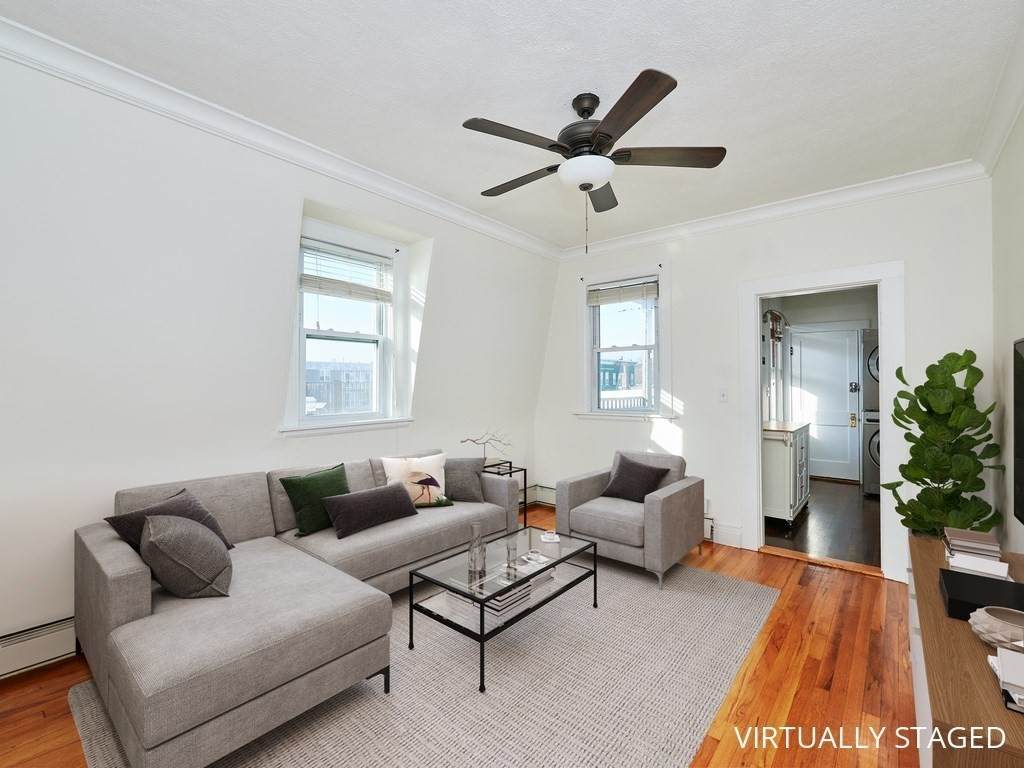 658 East Sixth - Photo 1
