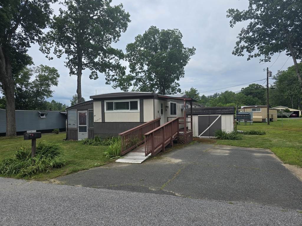 31 Rosemont Ave - Photo 1