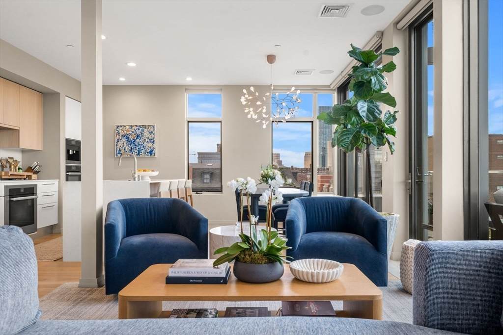 7 East Springfield - Photo 1