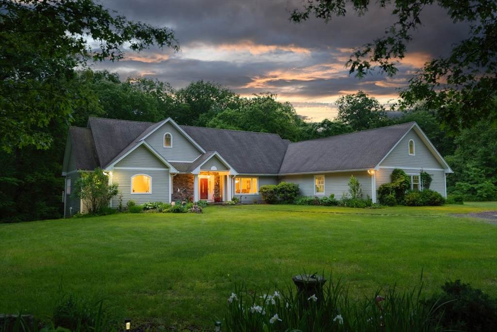 789 Natick Ave - Photo 1