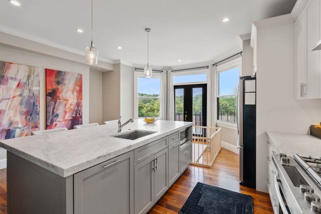 324 Tappan - Photo 1