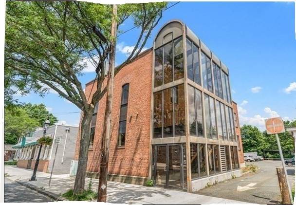 49 Lowell St - Photo 1