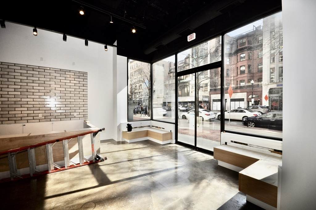 419 Boylston - Photo 1