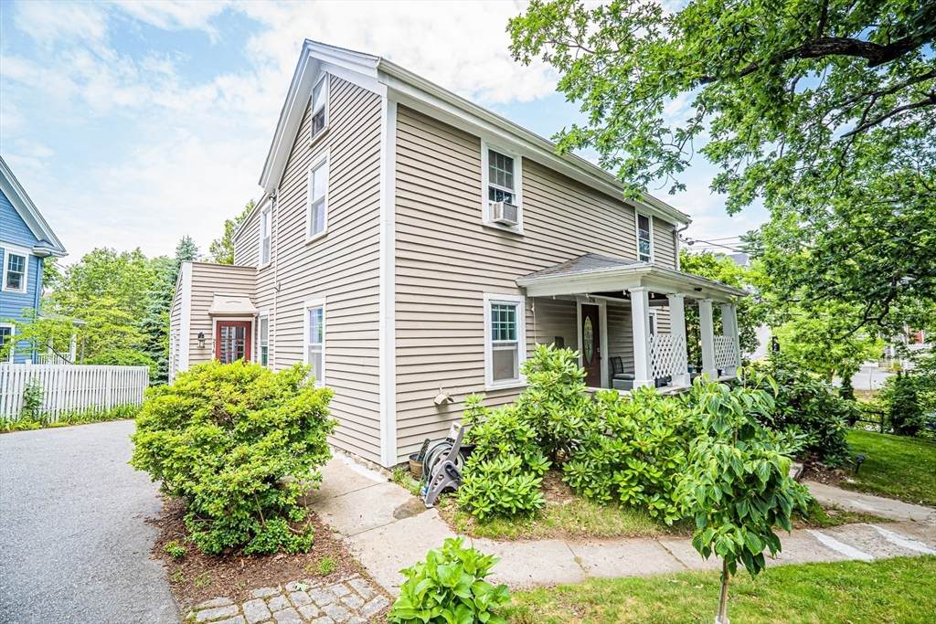 216 Summer St - Photo 1