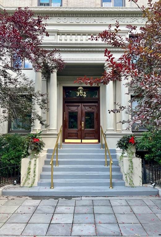 382 Commonwealth Ave - Photo 1