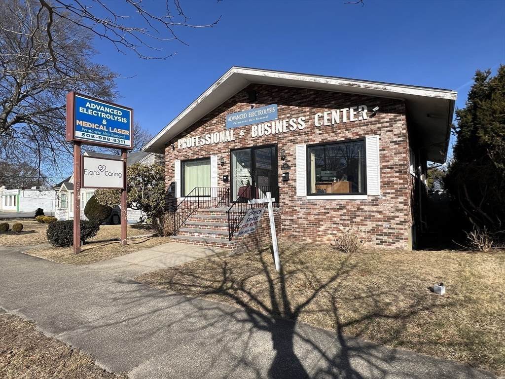 862 Ashley Blvd - Photo 1