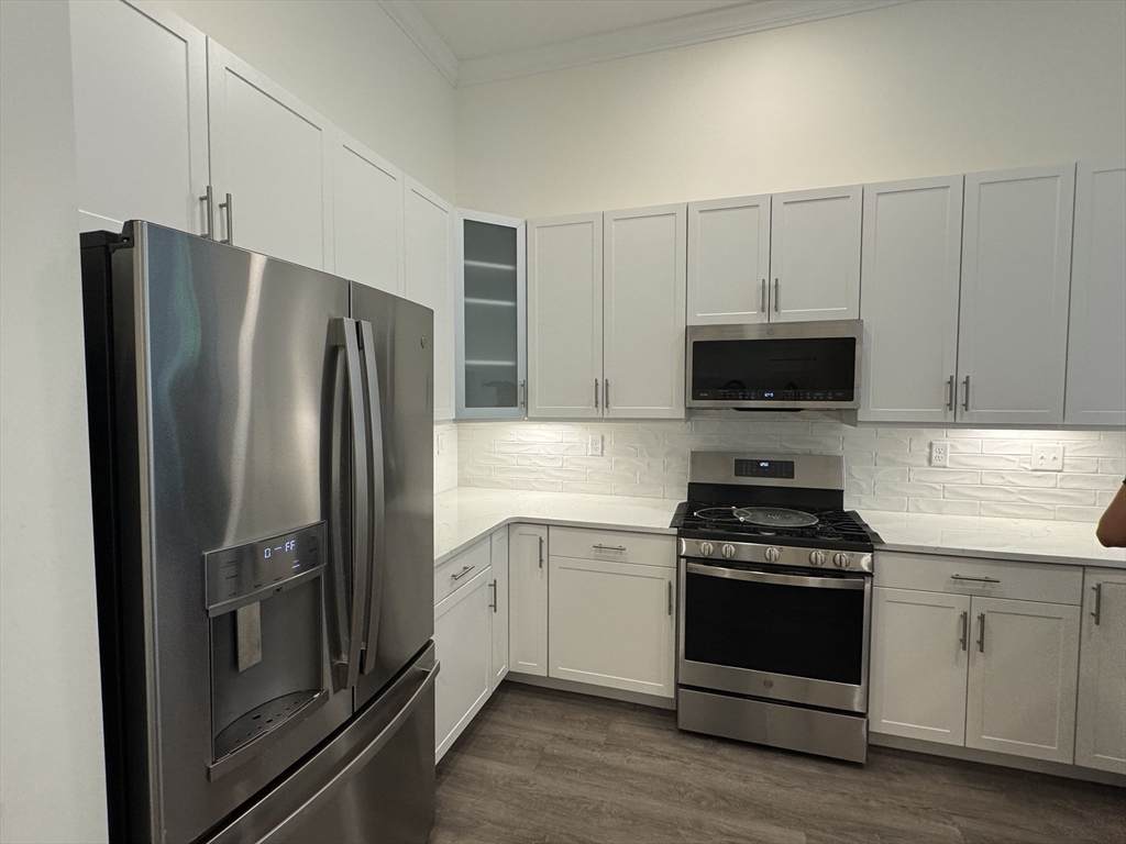 320 Middlesex Ave - Photo 1