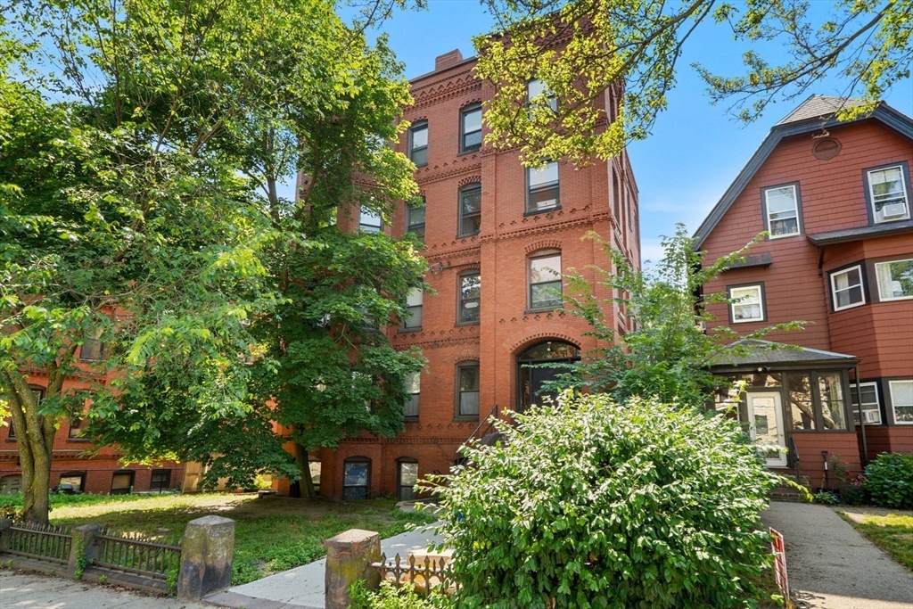14-16 Davis Ave - Photo 1