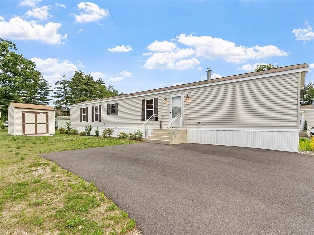519 East River Street - Photo 1