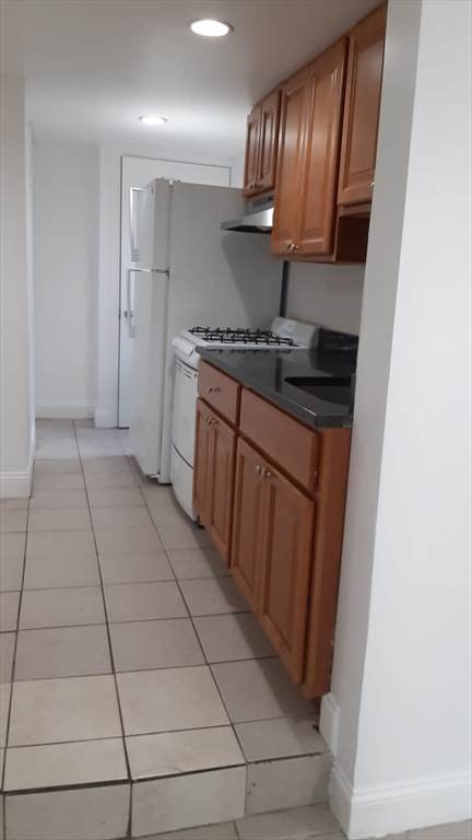 104 Beacon St - Photo 1