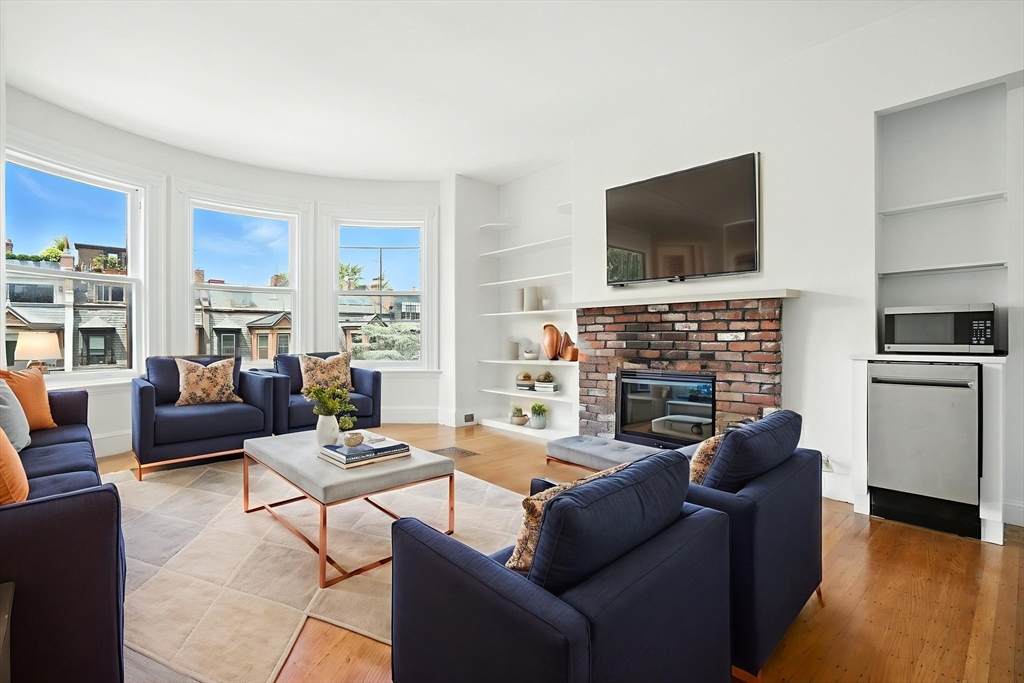 388 Marlborough St - Photo 1