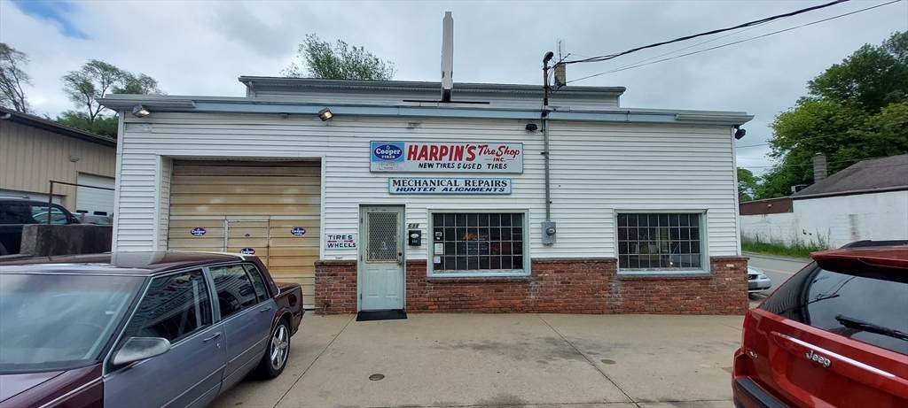 631 Rathbun St - Photo 1