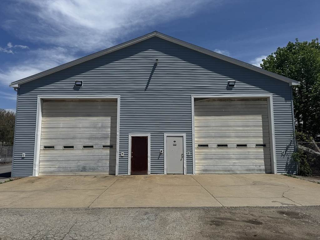 125 East Grove St - Photo 1