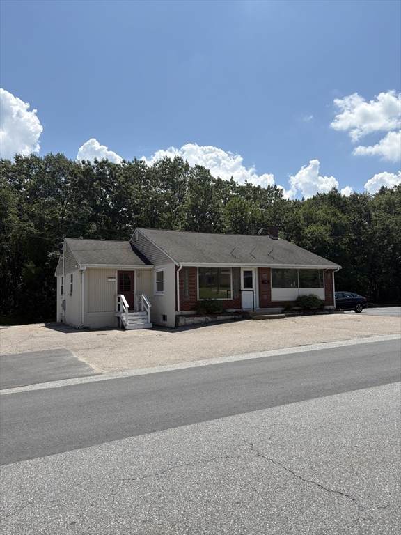 300 Woodland St - Photo 1