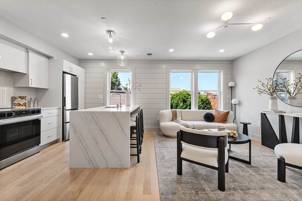 88 Maverick Street - Photo 1