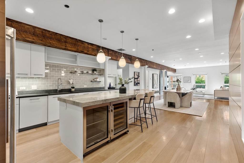 1154 Washington St - Photo 1