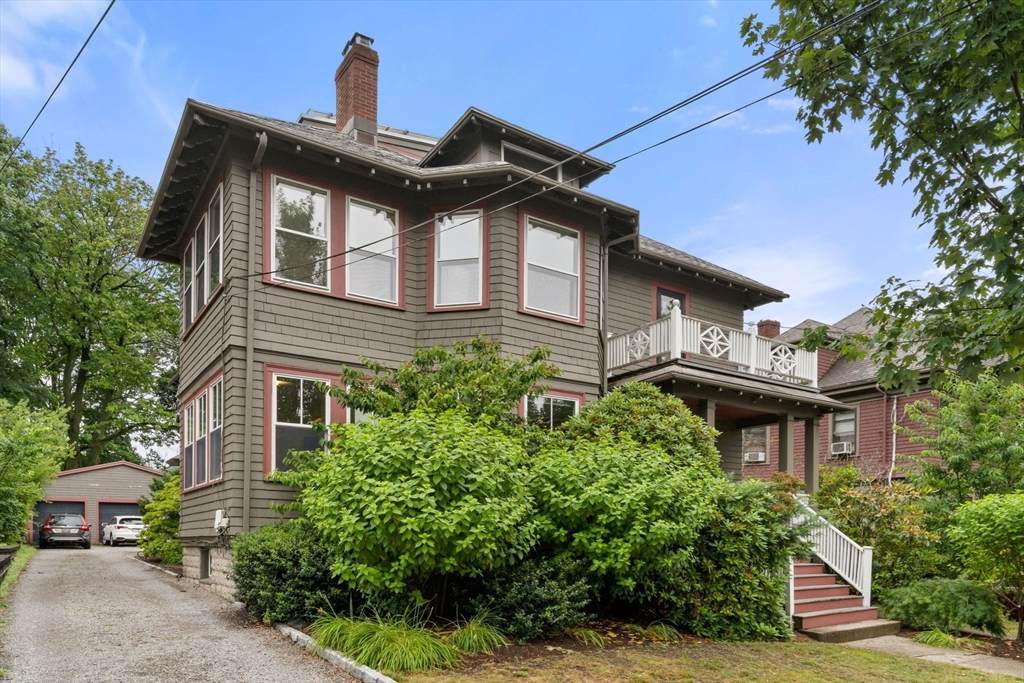 148 Lakeview Ave - Photo 1