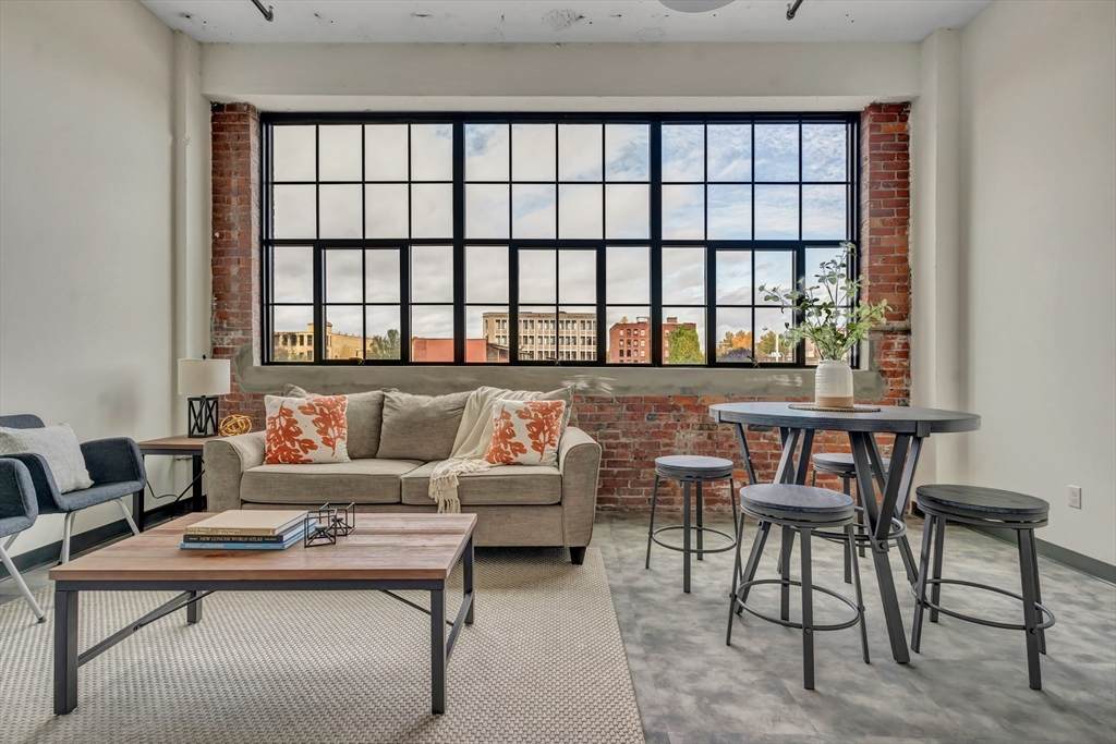 151 Chestnut - Photo 1